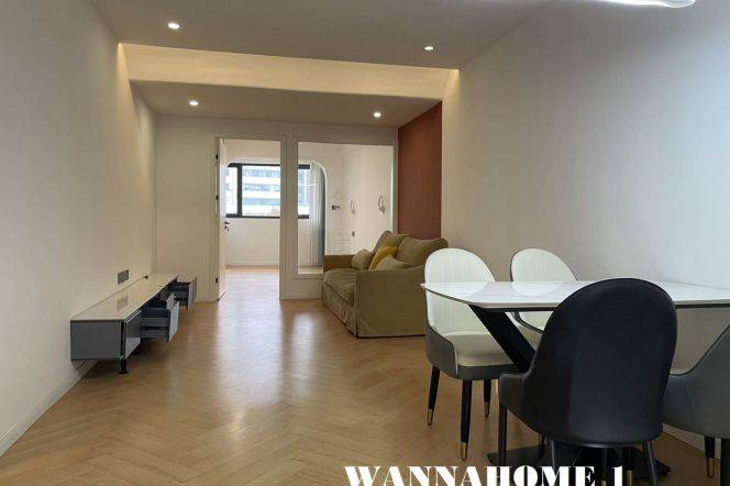 106Sqm+Modern&Bright&Spacious 2Bdrs 1Bath Apt+7F Walk Up+L2/11 Jiangsu Rd+Large Closet