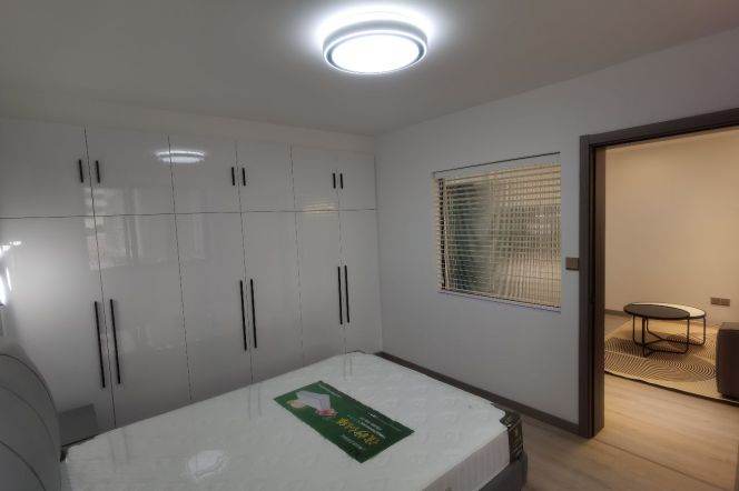 jiaotong uni elevator 1BR/living room@L10/11