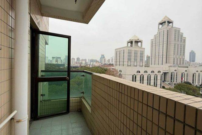 Well maintained 2BR 2BA in Ambassy Court/Shanghai Library, only 16.8k