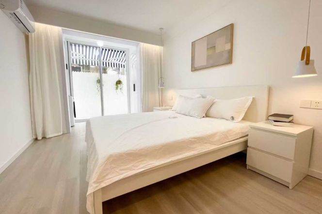 Nice yard+spacious 1br 2lr/60 sqm/with dryer/oven,West Yan'an rd@L3/4