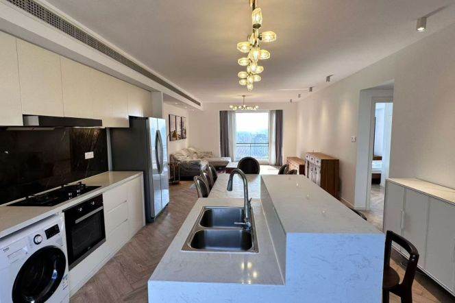 Changshu Rd /Shanghai Library/4br3bt/central AC/floor heat/oven