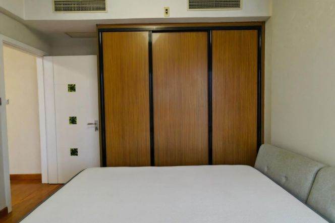 Nice 1 br with open view near LuJiaZui,  3 mins walking to L 14 YuanShen Rd st.