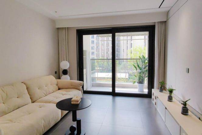 Modern compound 3 br  with floor heating near Wellington Shanghai.L 6/8/11