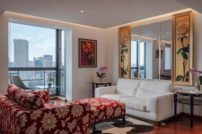 decent 3beds 2baths - prime location- marvellous view @ line 2/7/14 jing’an temple 