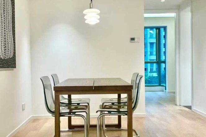 One park spacious 3br/2bt@Jing'an temple 145sqm with nice open balcony