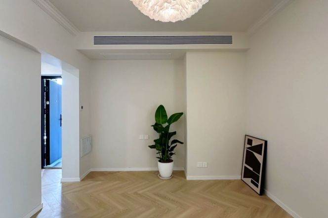 Well decorated 2Br+big yard Iapm