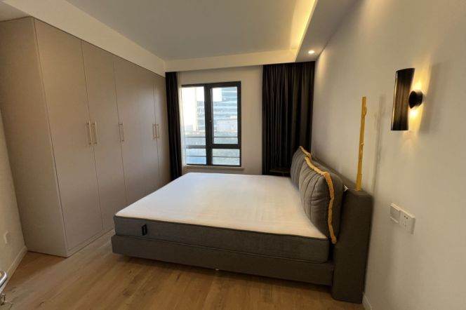 Jiangsu Rd.  cozy and bright 2br plus outside balcony