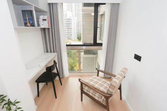 bright -modern -1bed with elevator @ line 7 changping road 