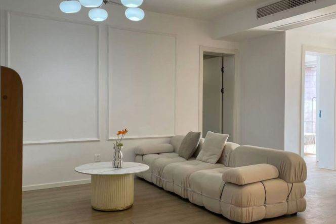 Bright&Spacious&Modern 2Bdrs 1Bath Apt+Zhong Shan Park+Open Balcony+Awesome View