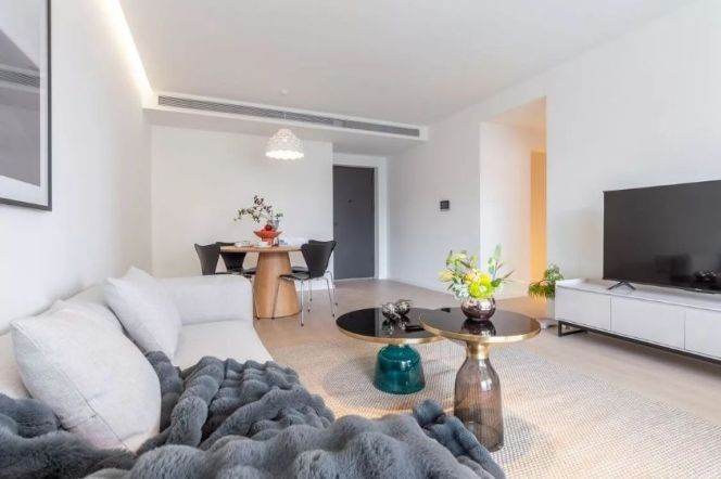 Lujiazui/3br2bt/central AC/floor heat/gym/tennis court/pool/outdoor balcony dishwasher