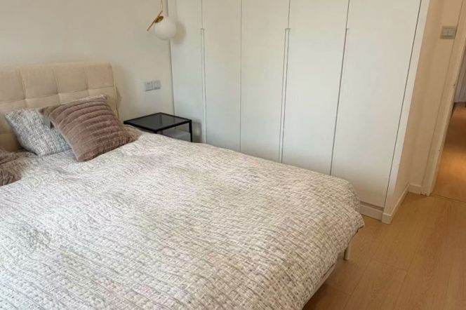 Modern 1br/90sqm &elevator @Changping Rd & Line 7