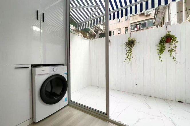 Nice yard+spacious 1br 2lr/60 sqm/with dryer/oven,West Yan'an rd@L3/4