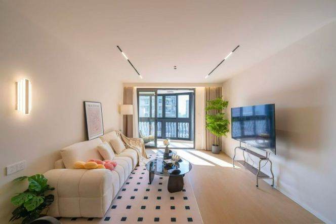 West Yan'an Rd metro/1br1bt/central AC/floor heat/oven/balcony