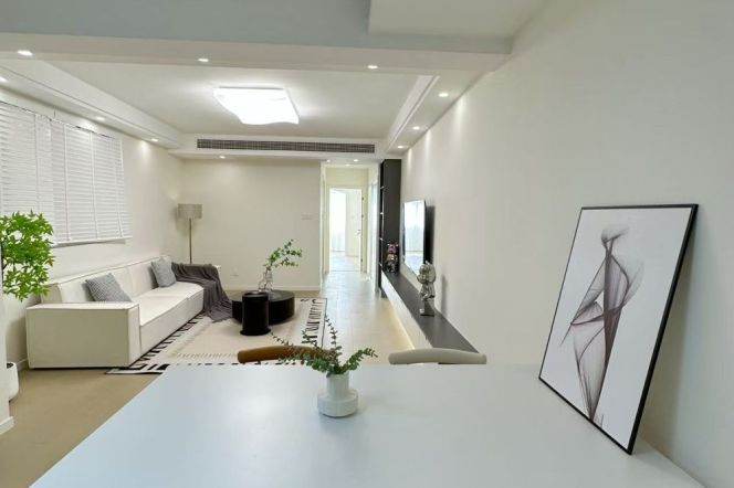 Putuo 2beds /Dual South-facing Masters / Central AC /13k for a Fully renovated 