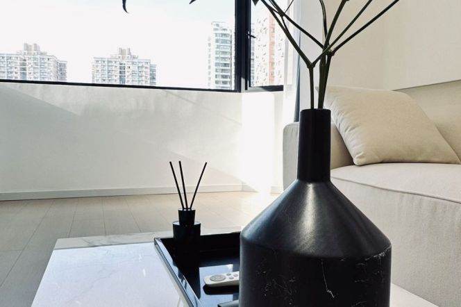 Exquisite Renovation/Changping Rd MT/Balconies/Bathtub/Elevator/Large Storages/Cozy2br