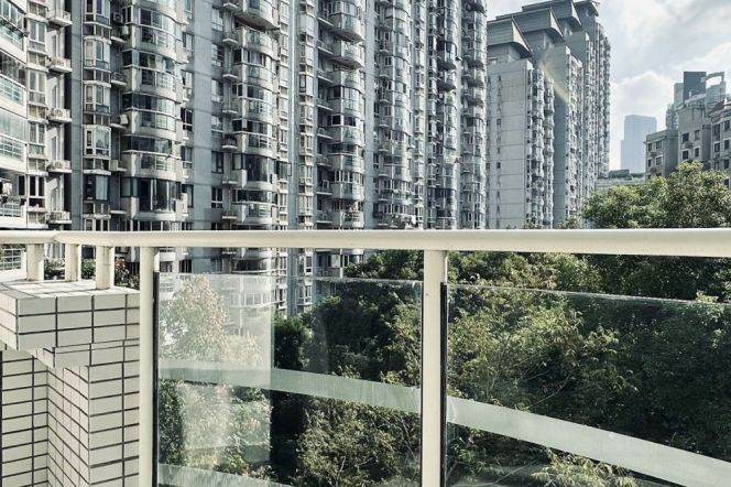 Garden Compound/Line 1/12/13 MT/Suzhou Creek/Elevator/Open Balcony/Large Storages/Cozy2+1br2bt