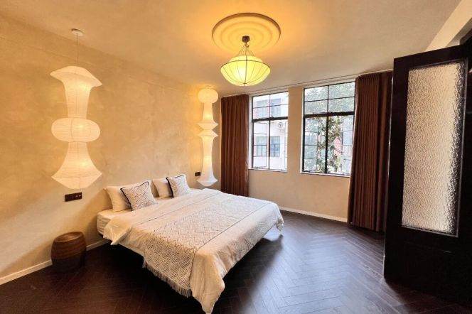 Old decent house in west Nanjing Road