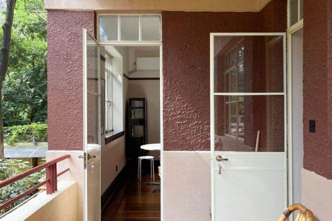 Classic Charm on West Jianguo Road | 2BR Old Apt w/Big Balcony