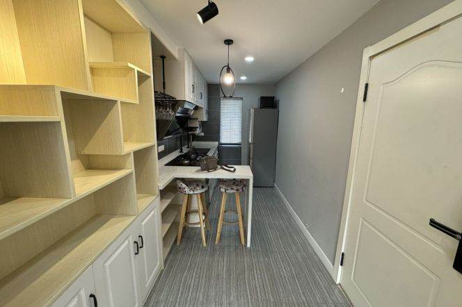 Cozy 1br with wall heating near Line 10/11 Jiaotong University St.