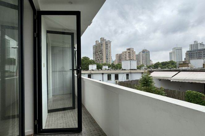 Modern 2Br+Open balcony +floor heating @ Hengshan rd & Zhaojiabang rd Mt
