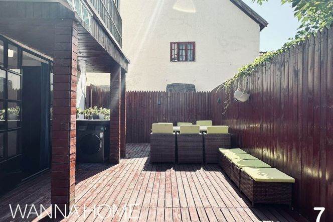 Quiet Compound/Jiangsu Rd+Jing'an Temple/Stairs/Lovely Terrace/Large Storages/Cozy1br