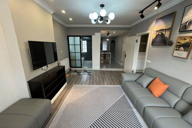Cozy 1br with wall heating near Line 10/11 Jiaotong University St.