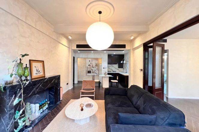 Old decent house in west Nanjing Road