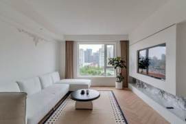 Modern 3brs with floor heating and balcony nearby west nan jing road CBD 