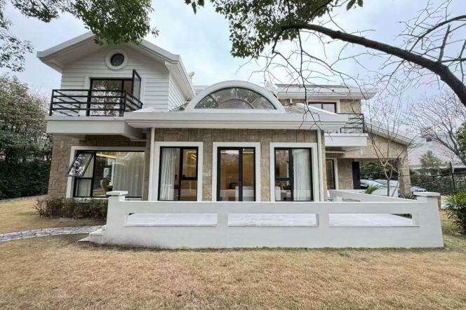 brand new decoration 7brs with floor heating and garden nearby German& French school ,