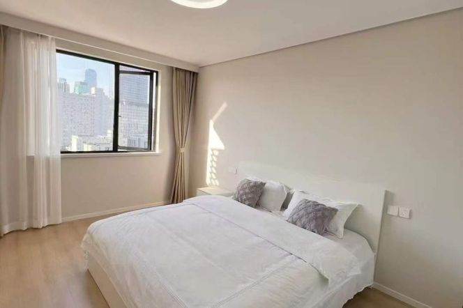 loushanguan rd elevator 1BR/big living room@L2/15