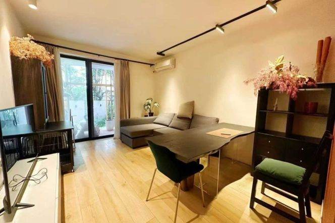 1br, with garden, subway L1,3,15, key, 6.5k