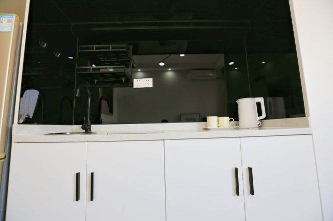 Modern Designer Studio at Paris Fashion | Prime Central Location | High-End Finishes