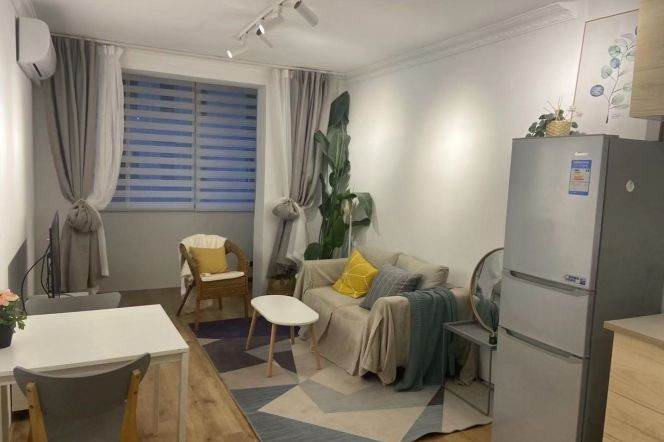 Cozy 1br elevator /  Spacious / Bright / Modern/ Quiet 