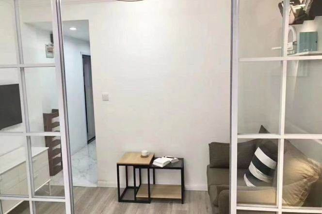 Nice 1BR w outdoor near Jiangsu rd line 2/11