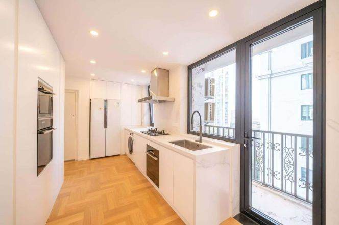 Mosern 3brs with balcony and floor heating famous Su zhou river