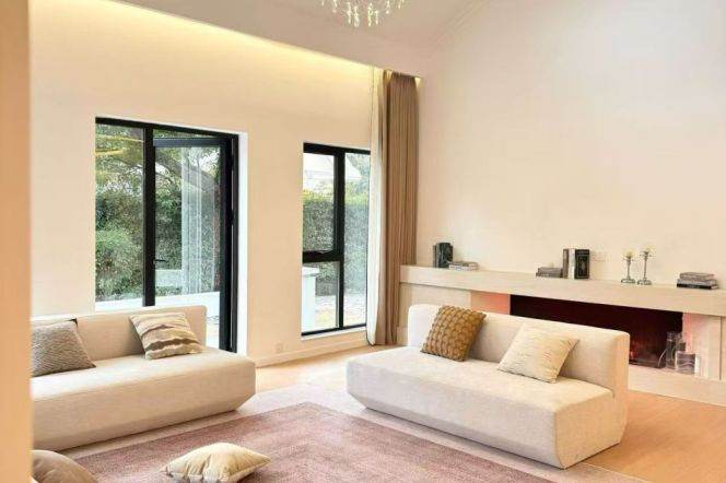 brand new decoration 7brs with floor heating and garden nearby German& French school ,