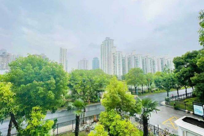 2 Brs, 2 Baths with Balconies/Floor Heating/Central ac/Oven, 140 sqm @ Wuning metro L13