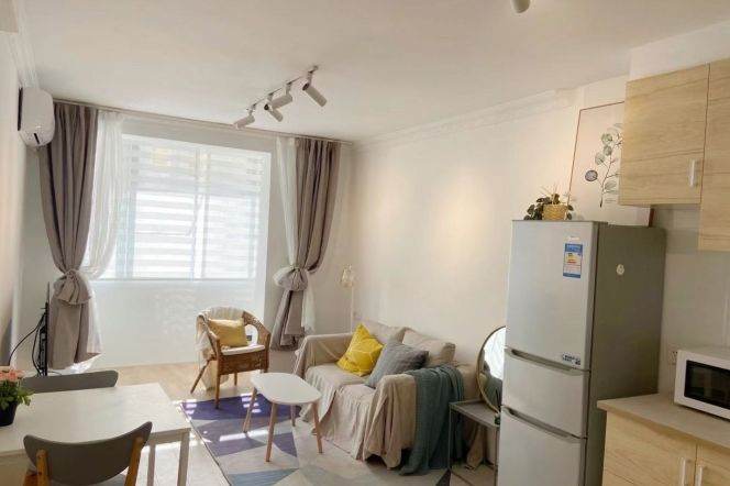 Cozy 1br elevator /  Spacious / Bright / Modern/ Quiet 