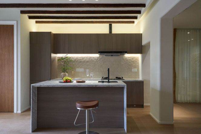 Outdoor balcony,3BR+1Storage room,Nr Jing'an temple station,L2,7