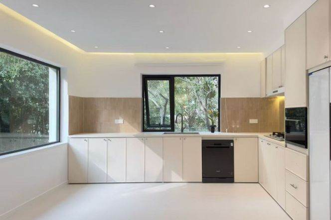 brand new decoration 7brs with floor heating and garden nearby German& French school ,