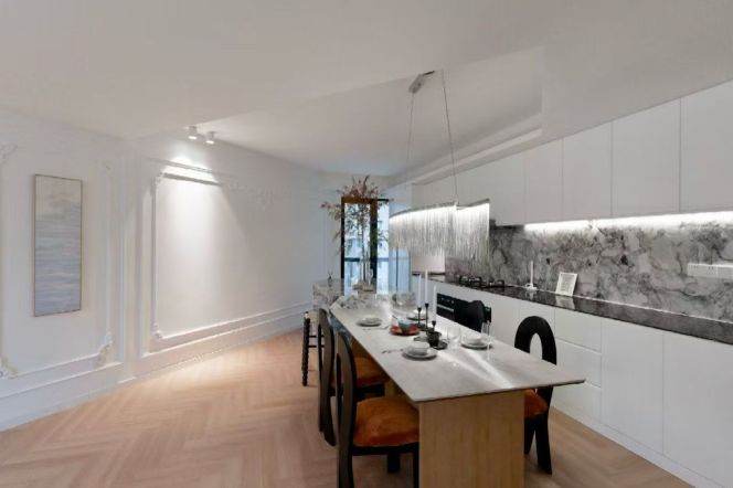 Modern 3brs with floor heating and balcony nearby west nan jing road CBD 