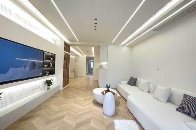 2 Brs, 2 Baths with Balconies/Floor Heating/Central ac/Oven, 140 sqm @ Wuning metro L13