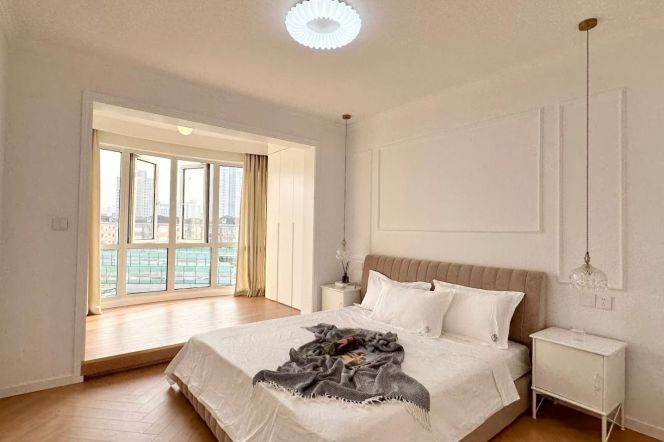 2 Brs, 1 Living room with Floor Heating/Central ac, 120 sqm @ Hongqiao metro L10