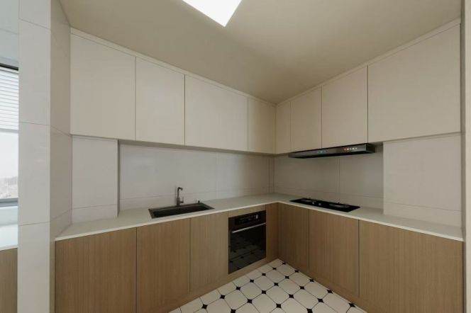 Brand new decoration 3brs with floor heating   beside New Hong qiao center park