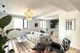 3 Brs, 2 Baths with Floor Heating/Central ac/Oven, 160 sqm @ Zhongshan park L2