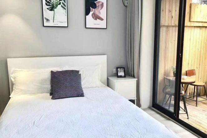 Nice 1BR w outdoor near Jiangsu rd line 2/11