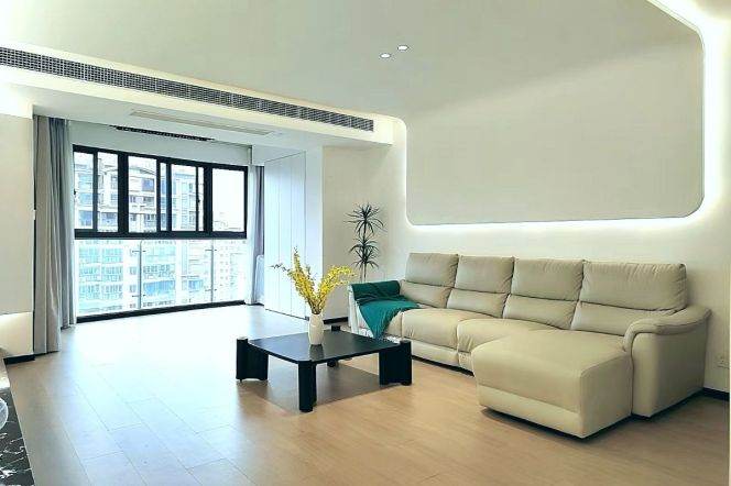 Brand new decoration 3brs with floor heating in Gubei 