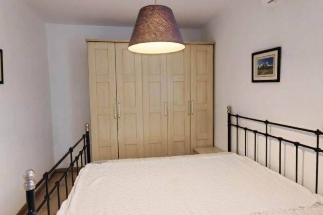 Good price 1 br next L 1 HengShan Rd st. easy to L10 ShangHai Library St.