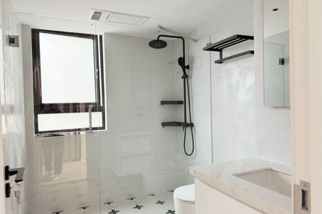 2Balconies, 2Br 2Ba 138Sqm, L3/4/10 Hongqiao rd. 