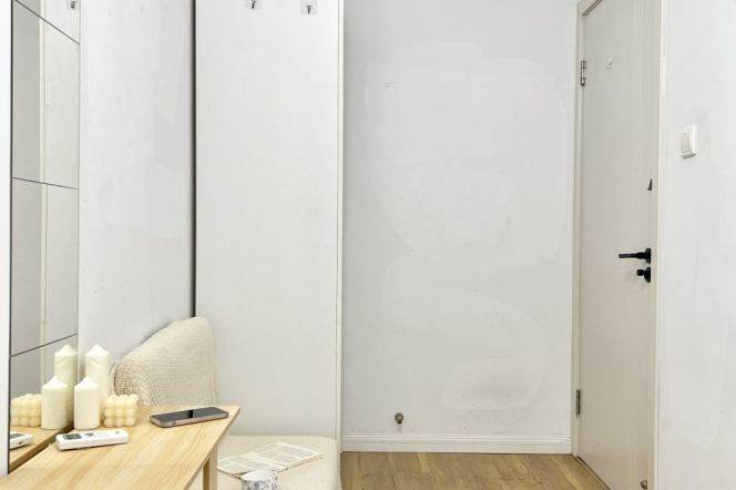 Bright room near West Nanjing rd,close to ECNU,with international roommates 